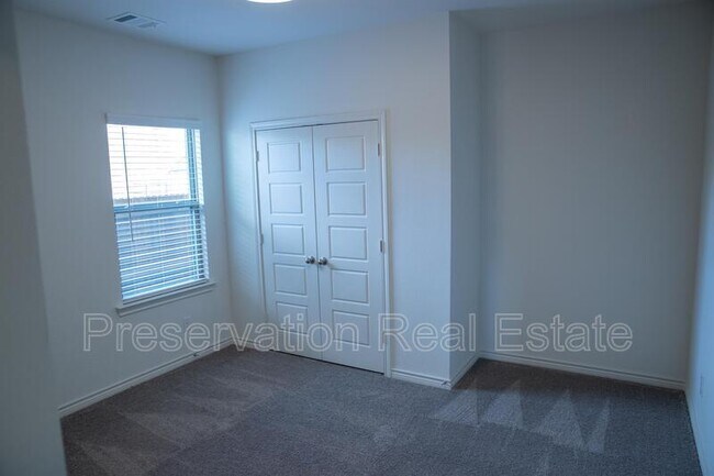 Building Photo - 2925 Gordon Ave