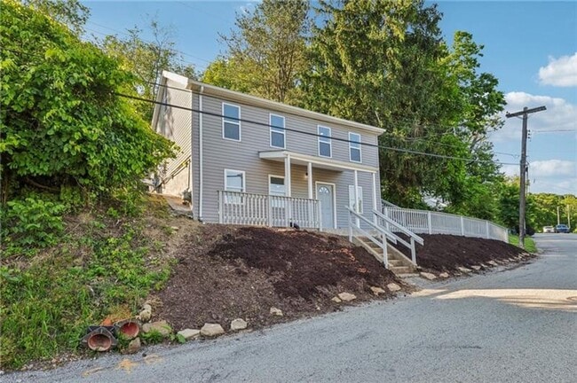 Building Photo - HOME FOR THE HOLIDAYS SPECIAL!-4 BEDROOM HOME IN FOX CHAPEL