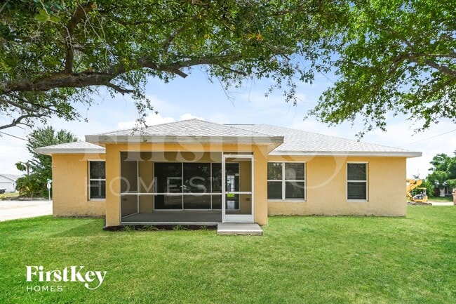 Building Photo - 2112 NE 14th Ave