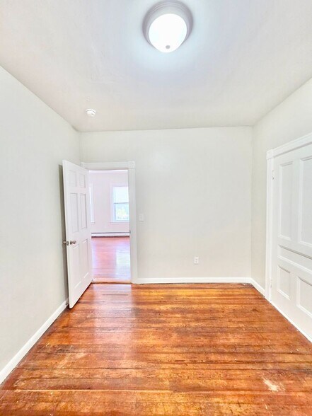Building Photo - 53 Sisson St