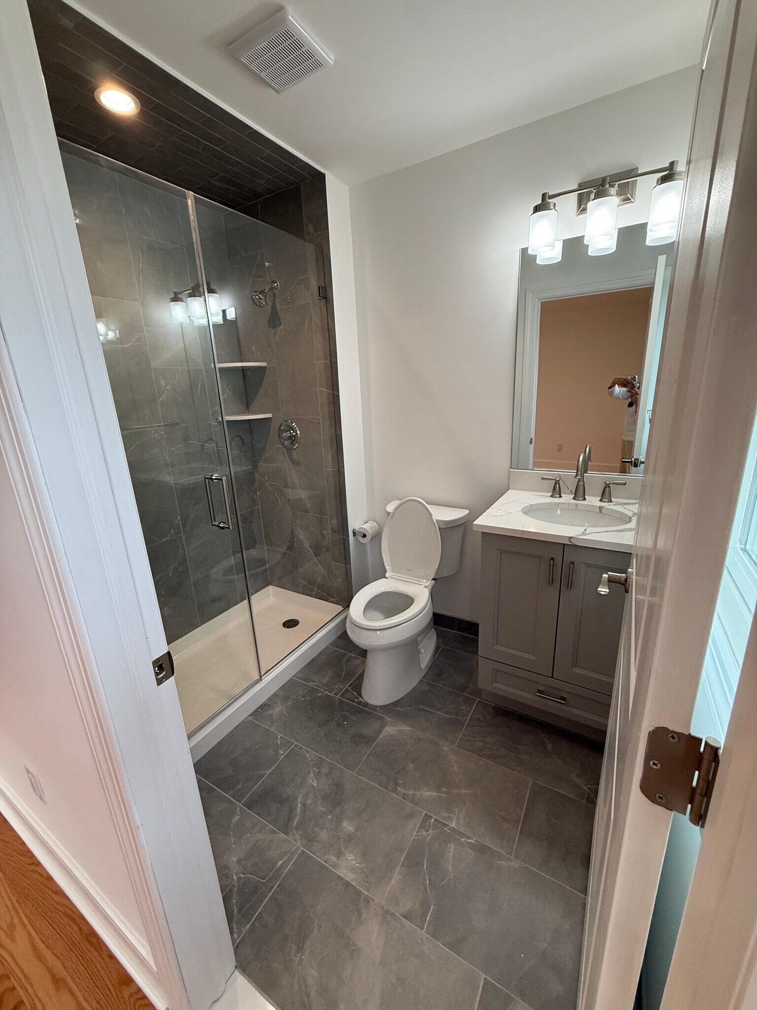 Building Photo - 370 Semel Ave