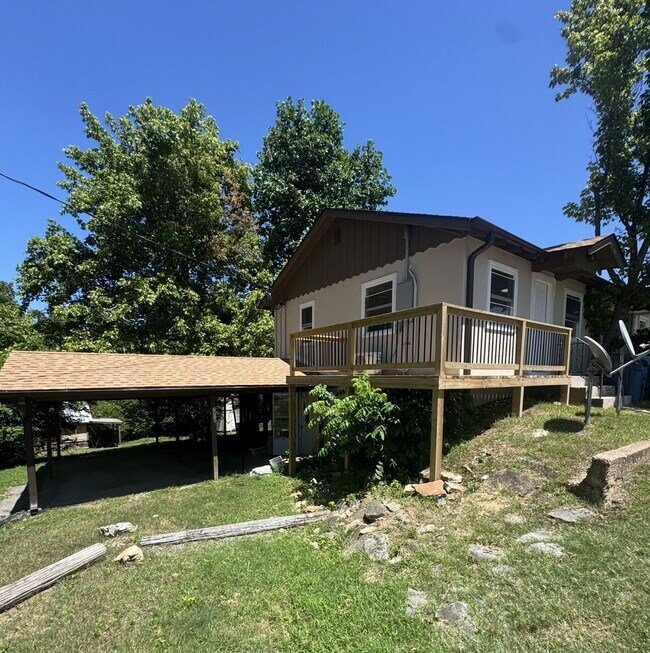 Building Photo - Newly Renovated Duplex In Forsyth!