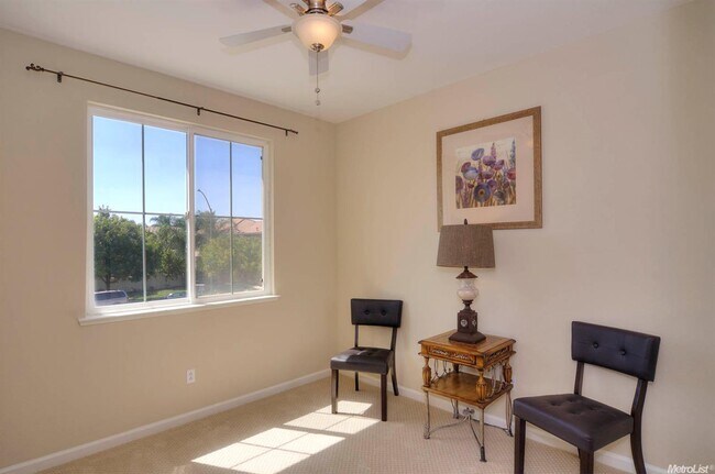 Building Photo - Wonderful Two Story Single House with Gorg...