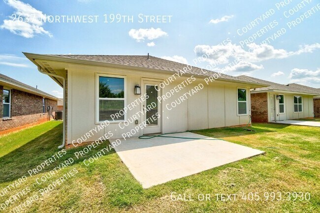 Building Photo - 2637 NW 199th St