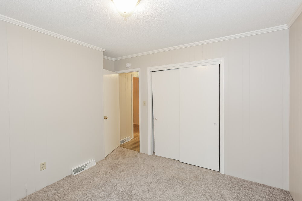Building Photo - 125 Pinevale Dr