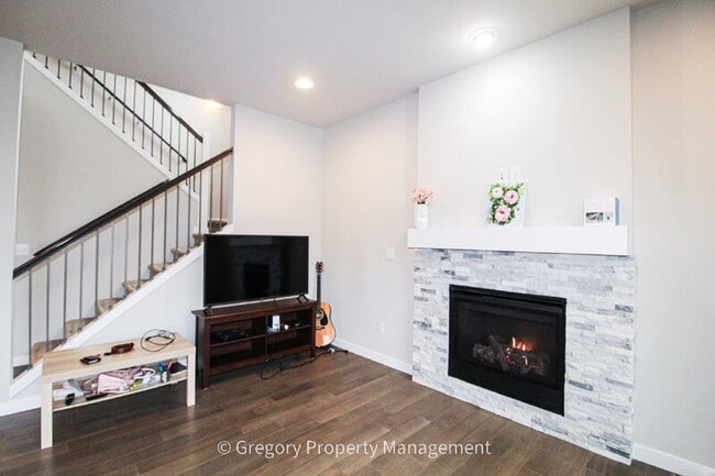 Building Photo - 19209 8th Ave W