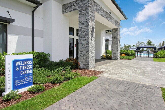 Building Photo - 13439 SW River Rock Rd