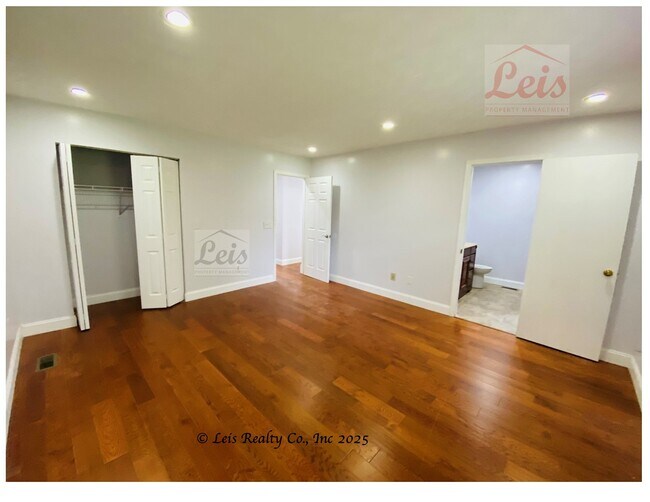 Building Photo - 2517 Newcastle Dr