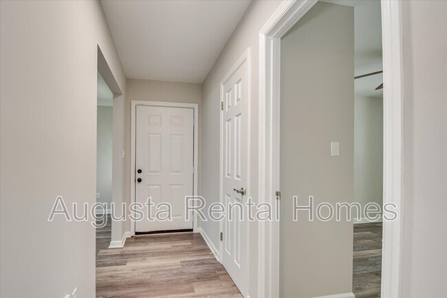 Building Photo - 1406 Johns Rd