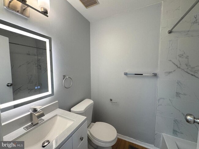 Building Photo - 17 Holland Hill Ct