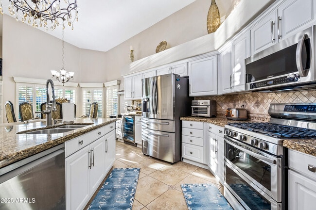 Building Photo - 1817 E Willow Tree Ct