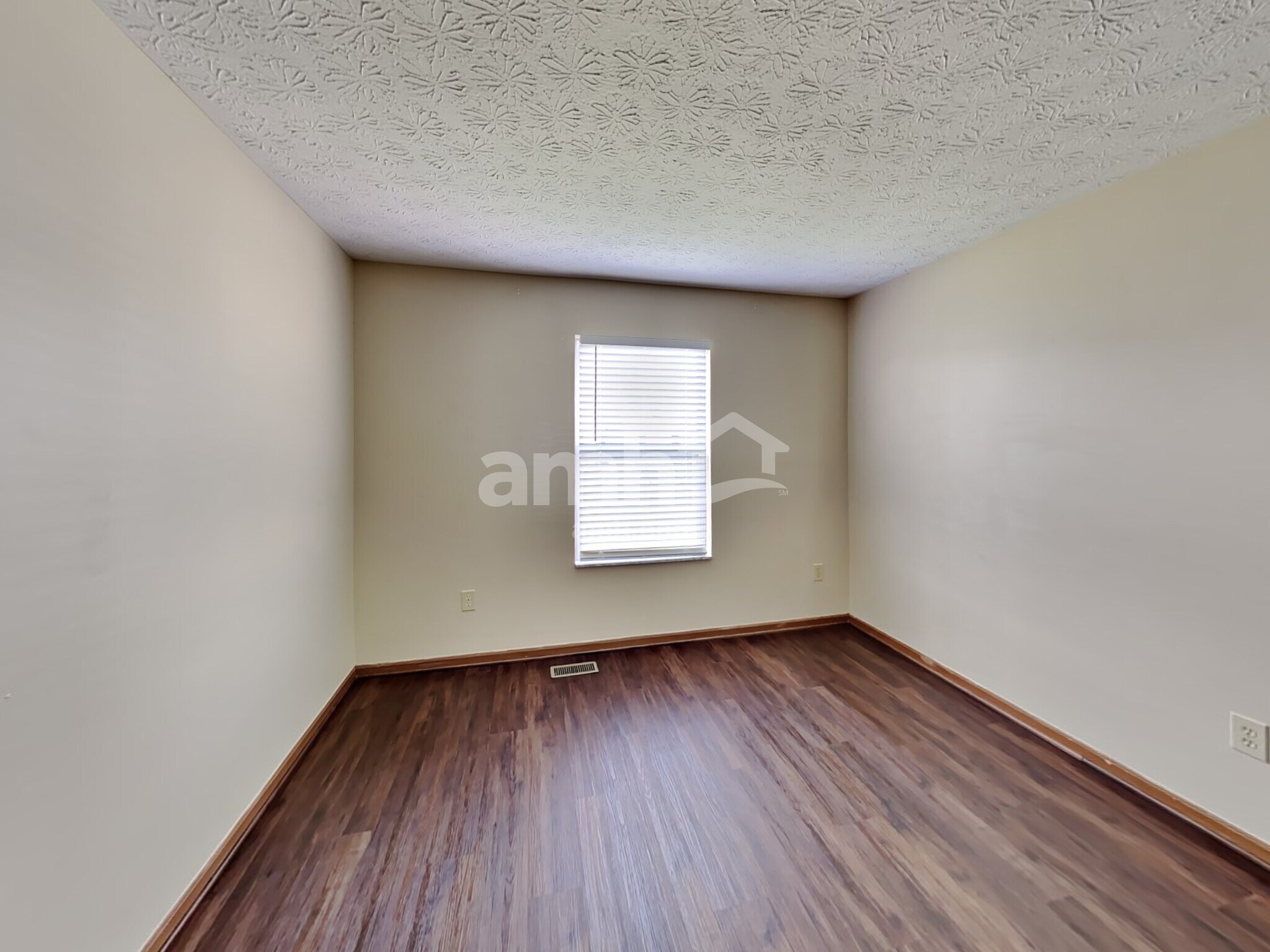 Building Photo - 7660 Farm Hill Dr