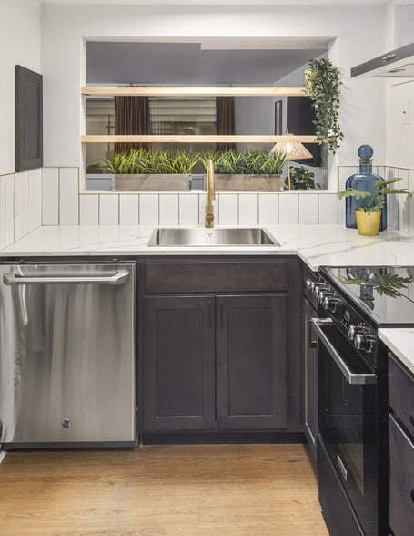 Building Photo - 9301 Linden Ave N