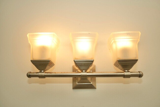 Building Photo - 4 Rockbrook Dr