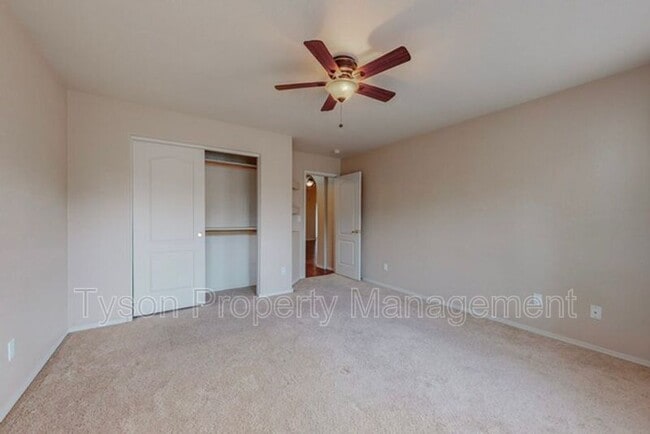 Building Photo - 10420 Calle Hermosa Ct NW