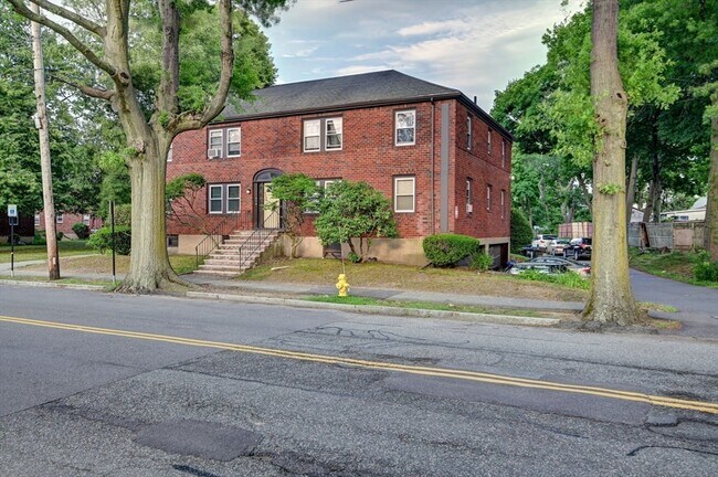 Building Photo - 191 Fenno St