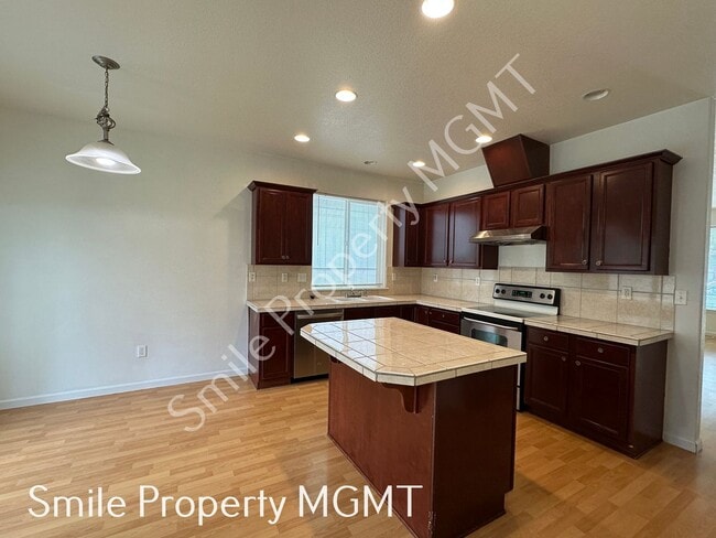 Building Photo - 6422 SE 137th Ave