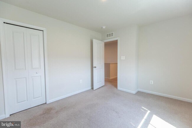 Building Photo - 228 Chandlers Glen Dr