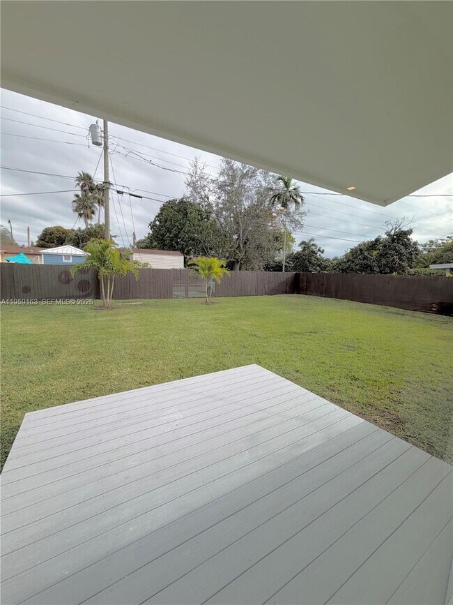 Building Photo - 19221 SW 92nd Rd