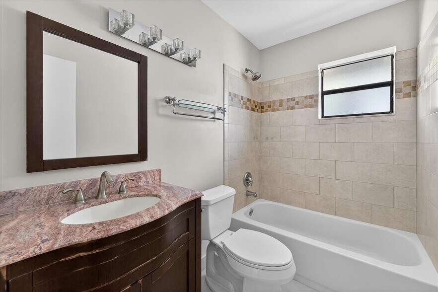 Building Photo - 4467 Carambola Cir S
