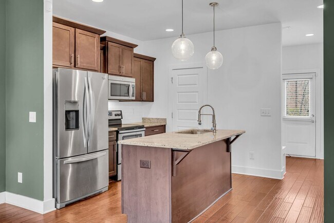 Building Photo - Cottage Park Home