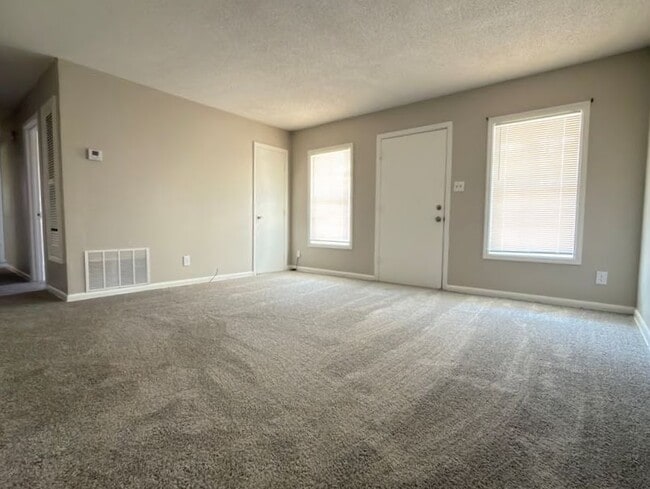 Building Photo - 1741 Ricardo St