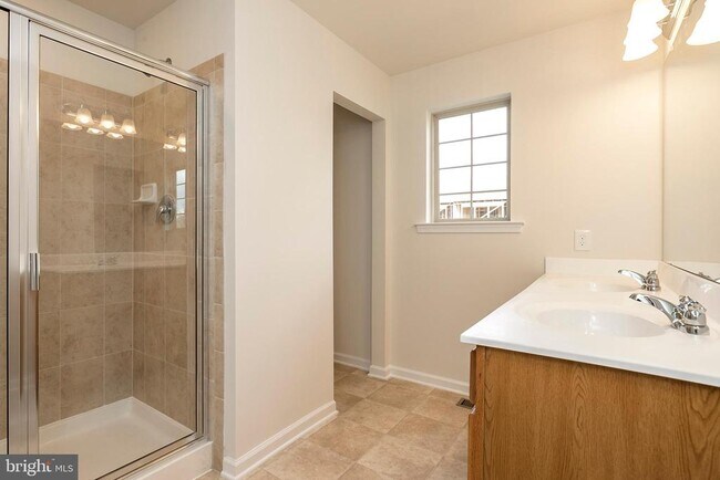 Building Photo - 9 Nicklaus Dr