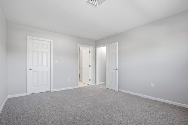 Building Photo - 2BR/2BA Condo in Chesterview | Open Layout, Deck & Community Pool