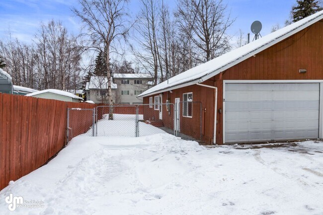 Building Photo - 76th Ave Duplex