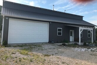 Building Photo - Barn dominium