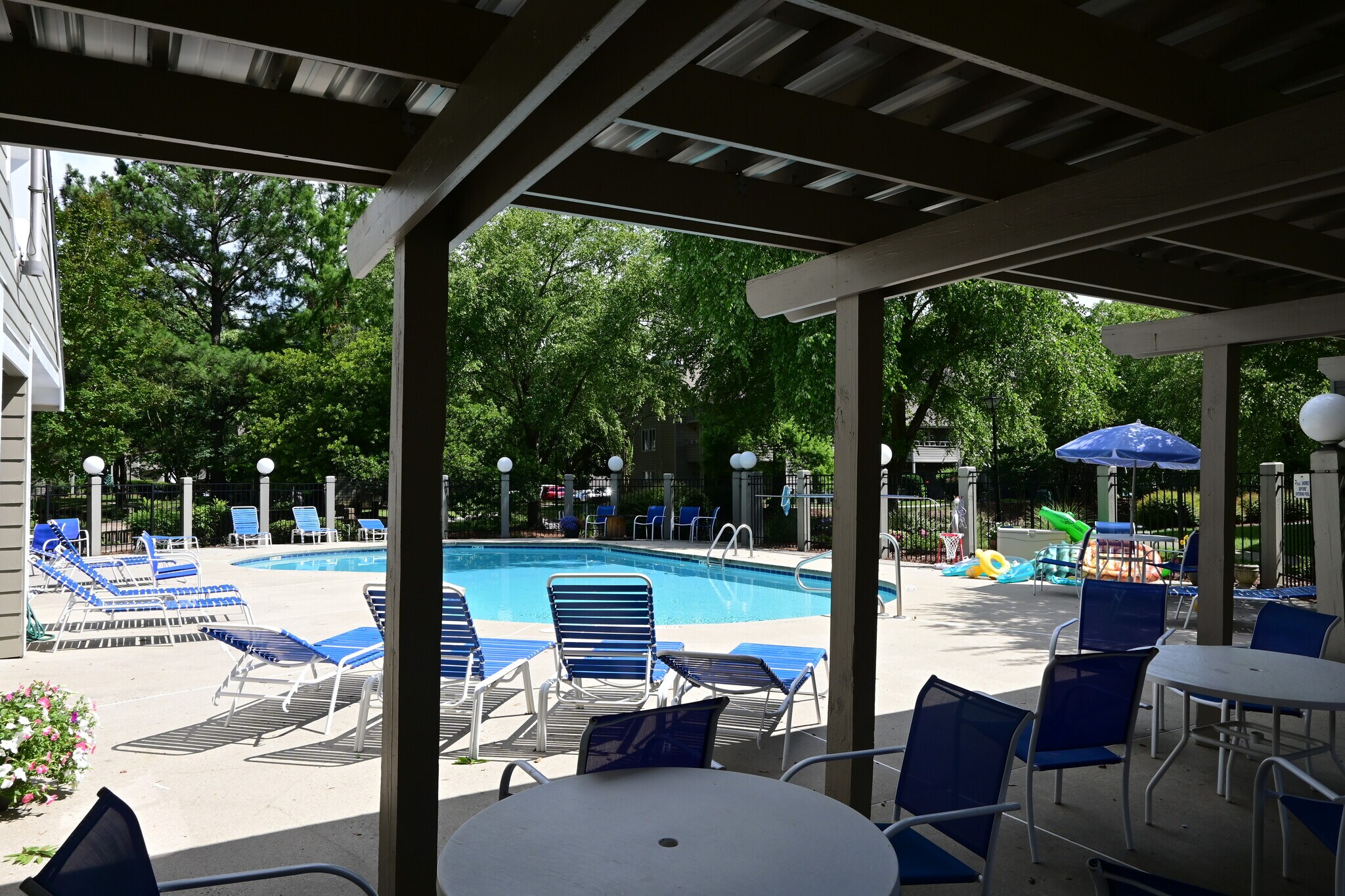 Building Photo - 2553 Stockbridge Dr