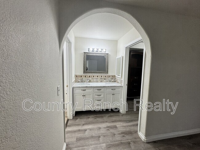 Building Photo - 2184 Emerald River Cir