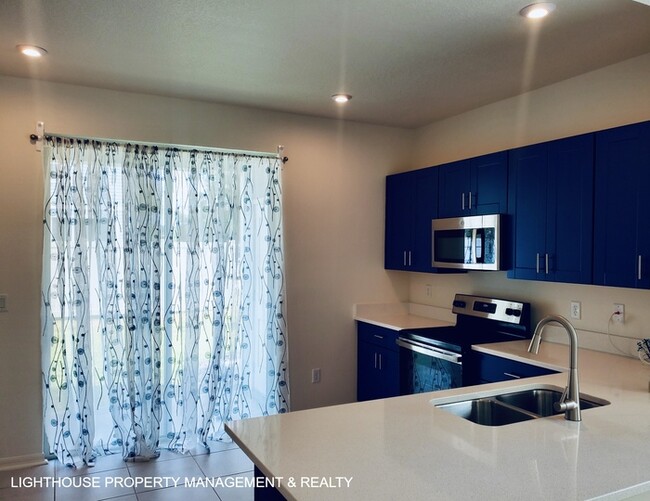 Building Photo - Charming, Newly Built 2 Bed/2.5 Bath Townh...
