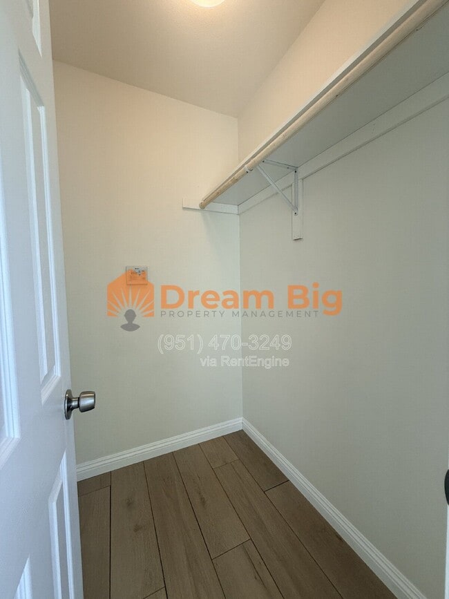 Building Photo - 509 W Lorraine Pl