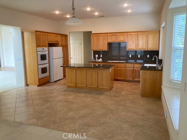 Building Photo - 13428 Canyon Crest Rd