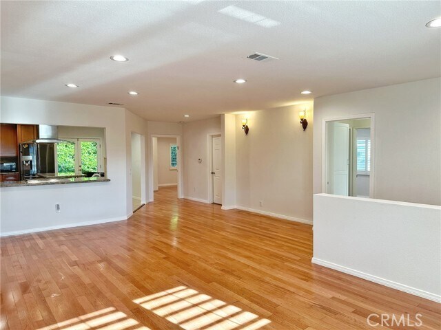 Building Photo - 5857 Balcom Ave