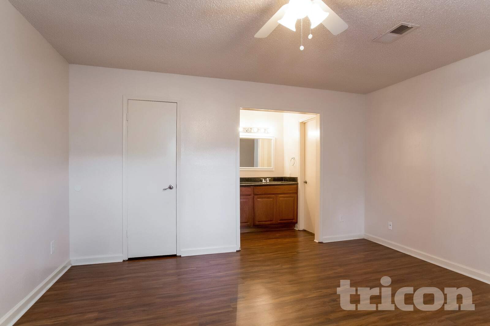 Building Photo - 4926 Algernon Dr