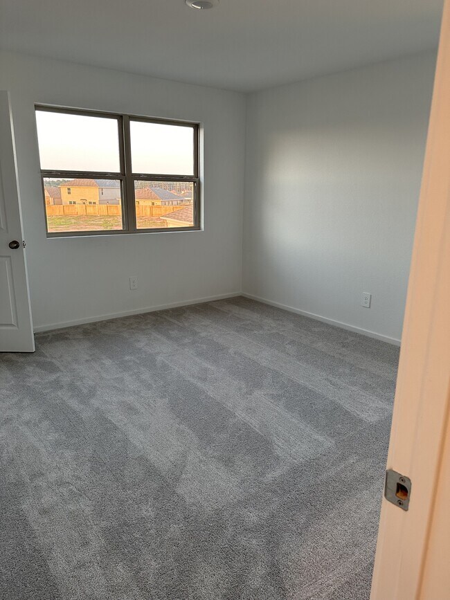 Building Photo - 406 Mdw Acrs Ln
