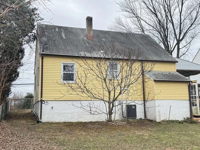 Building Photo - 316 Holy Cross Rd