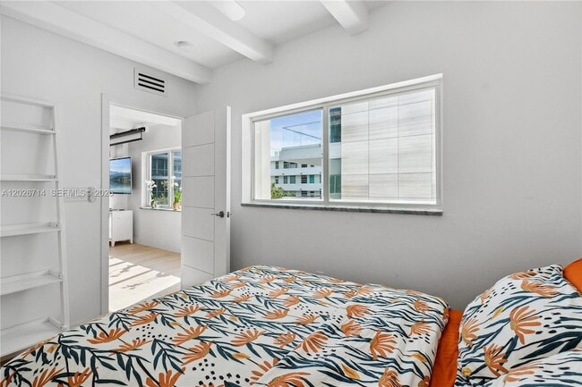 Building Photo - 325 Ocean Dr