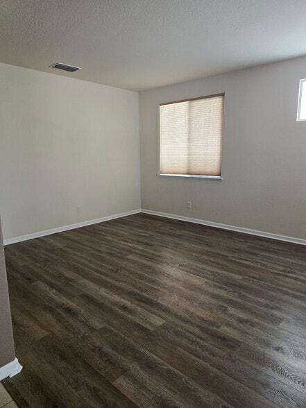 Building Photo - 424 Leighton Ct