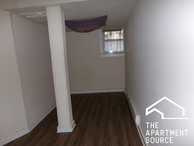 Building Photo - 6574 N Lakewood Ave