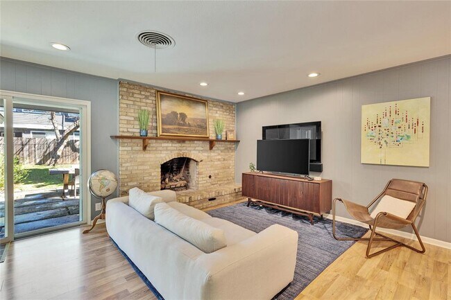 Building Photo - 3000 Mohawk Rd