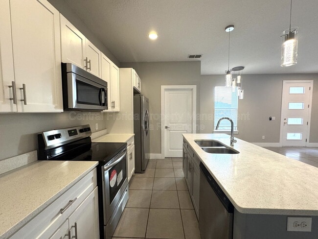 Building Photo - 9 Orchid Ln