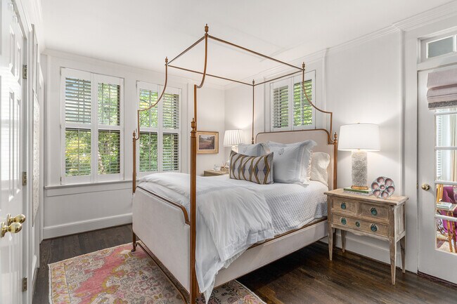 Building Photo - 2260 Peachtree Rd