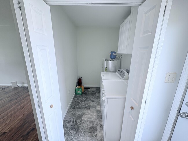 Building Photo - 109 Sheffield Rd