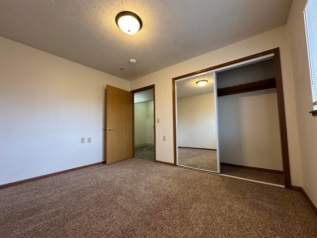 Building Photo - 3421 Portia St