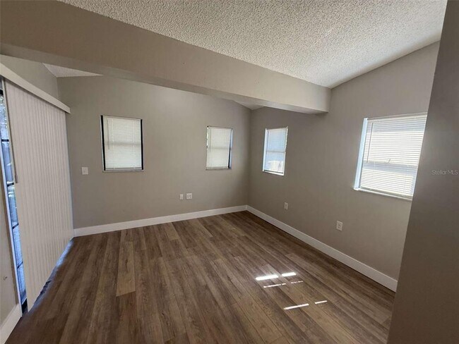 Building Photo - 3588 Raintree Ln