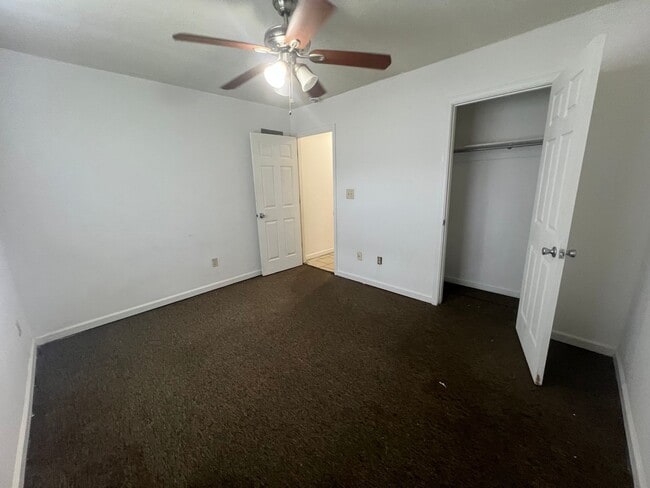 Building Photo - 467 30th Pl