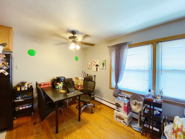 Building Photo - 4112 N. Kedvale-4114-2E
